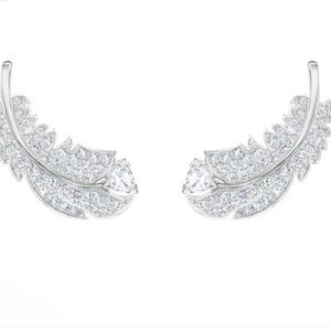 NWT 🩶 SILVER 🩶CRYSTAL FEATHER SWAROVISKI EARRINGS